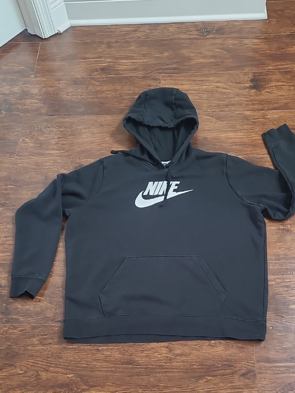 Nike Black Hoodie with White Logo Size Xl Fleece Lining - Picture 1 of 7